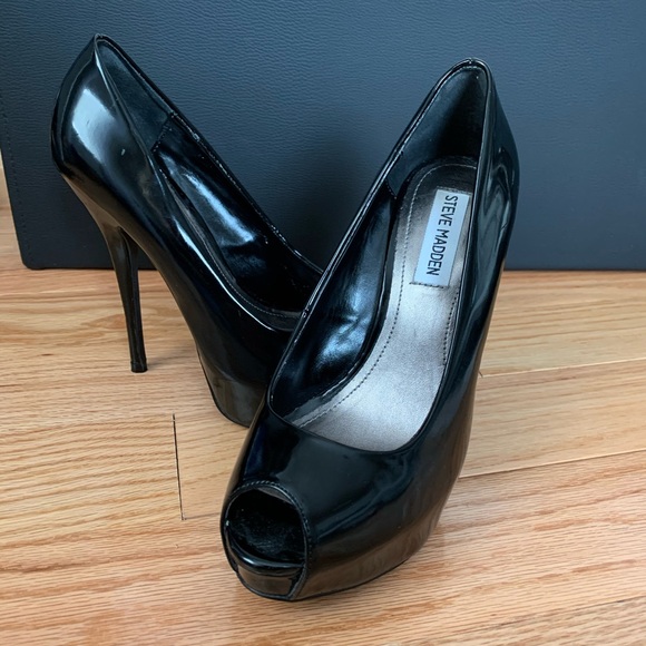 Steve Madden black open-toe patent leather pumps - Picture 2 of 5